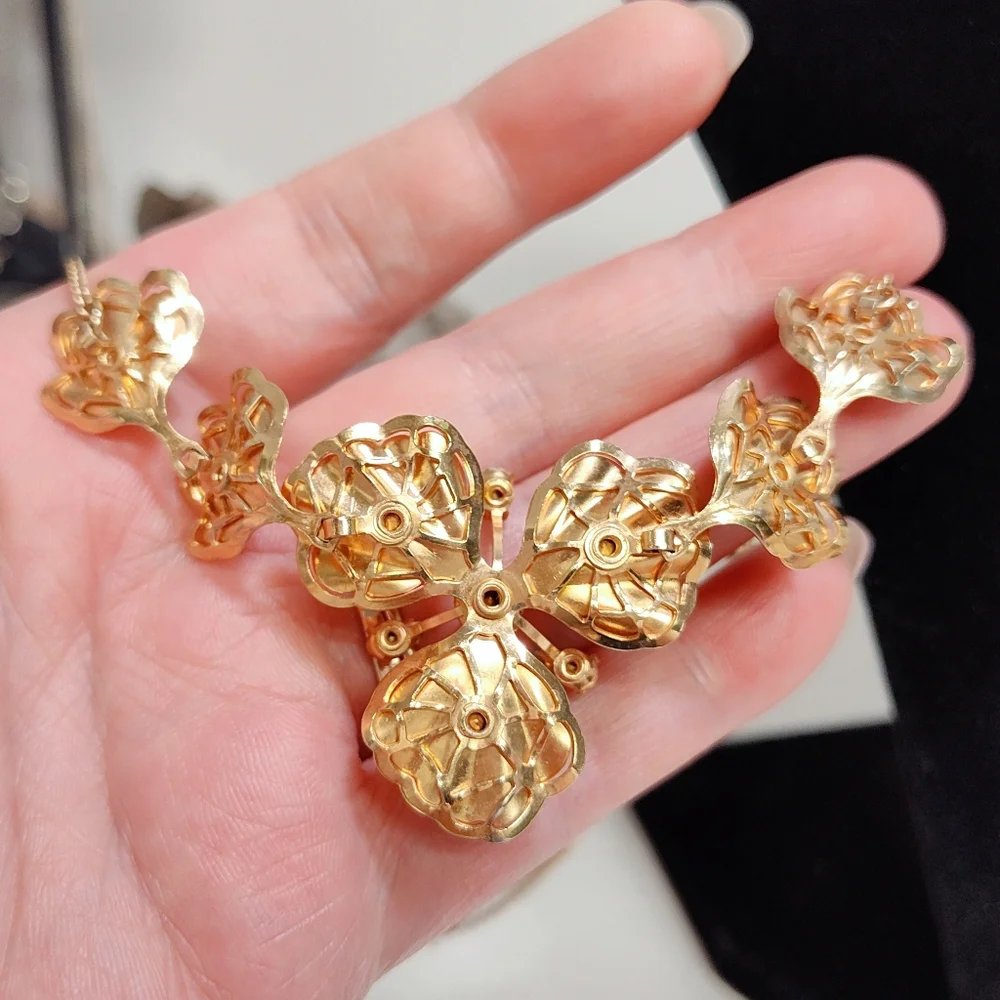 1940's Bugbee & Niles Gold Tone Atomic Starburst Floral Shell Petal Necklace - Picture 4 of 13